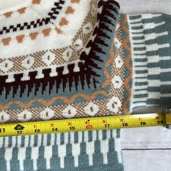 Women's Fair Isle Crew Neck Sweater - Picture 3 of 8